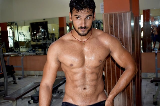 homme musclé